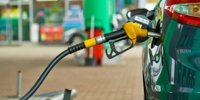 benzin-lpg-ve-motorin-ne-kadar-oldu-2csA4zcE.jpg