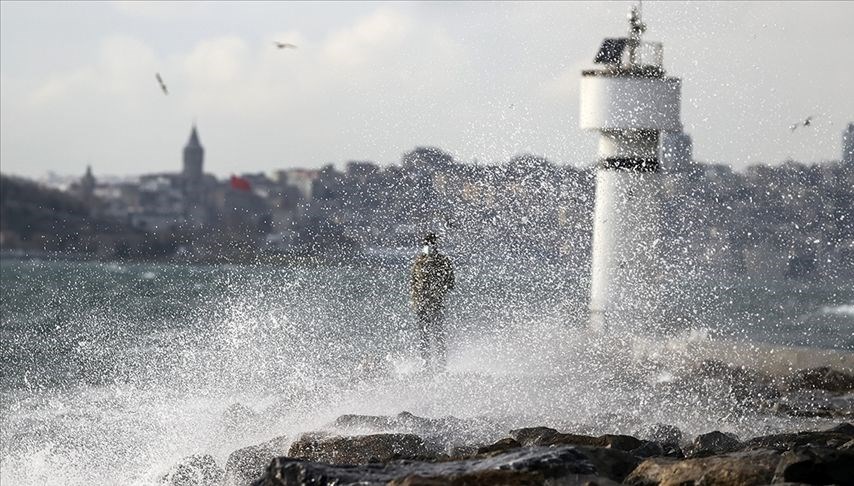 istanbul-valiliginden-kuvvetli-ruzgar-ve-firtina-uyarisi-u4vHtTGO.jpg